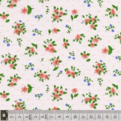 Tissu patchwork fleuris sur fond clair  - 18008