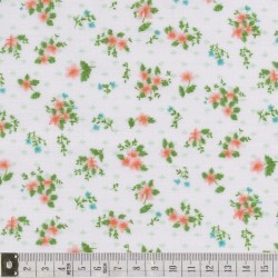 Tissu patchwork fleuris sur fond clair  - 18010
