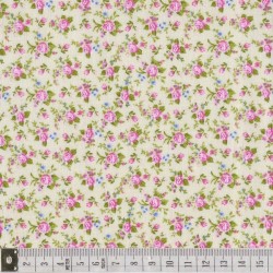 Tissu patchwork fleuris sur fond écru  - 18023